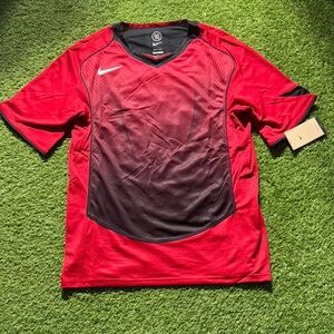 NIKE TRAINING T-SHIRT DRI-FIT T90 ENERGY JERSEY - GYM RED/BLACK/SAIL Mens L